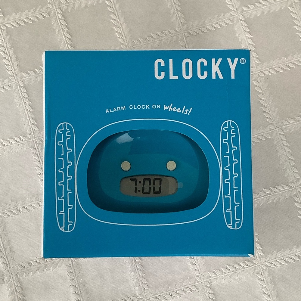 NIB CLOCKY Blue Runaway Alarm Clock